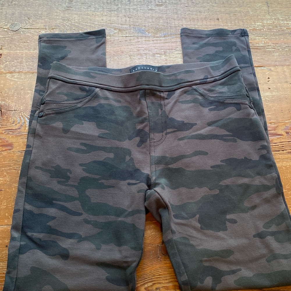 Sanctuary Camo Jeggings